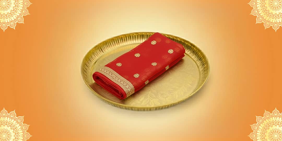 Offer Red Chunari to Maa Lakshmi